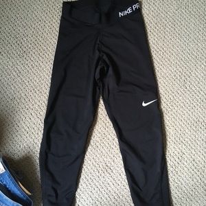Brand new Nike cropped leggings